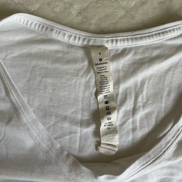Lululemon White Tee Shirt 4 - Picture 4 of 5